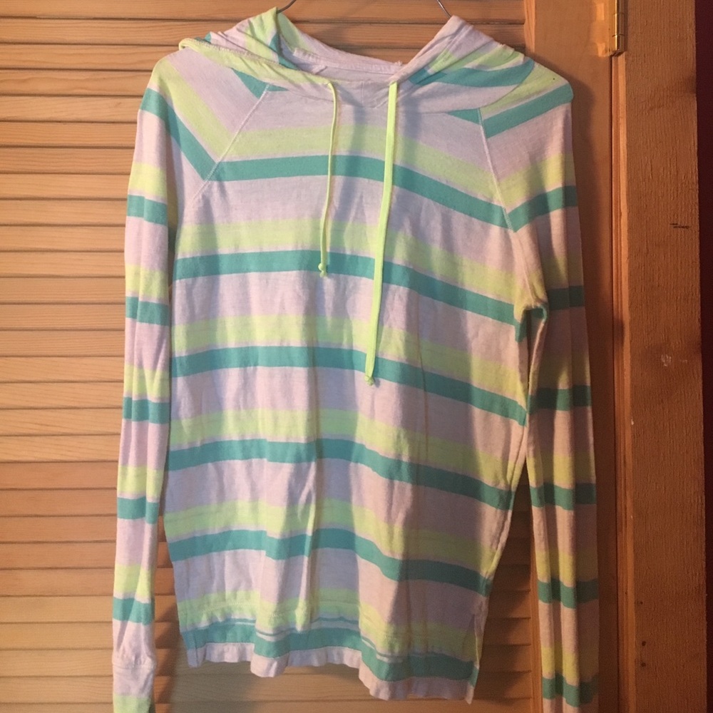 American Eagle lightweight pullover