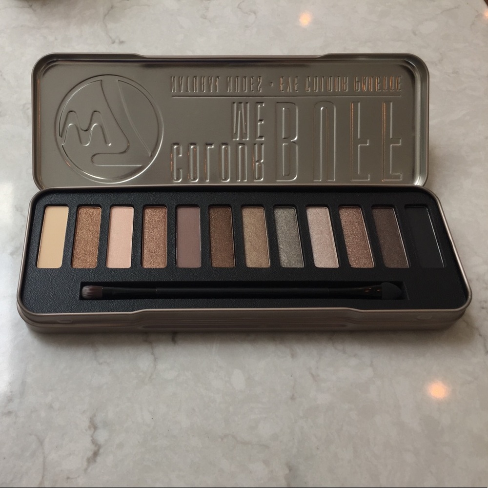 Natural nudes eyeshadow palette