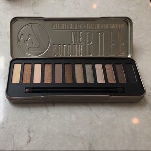 Natural nudes eyeshadow palette