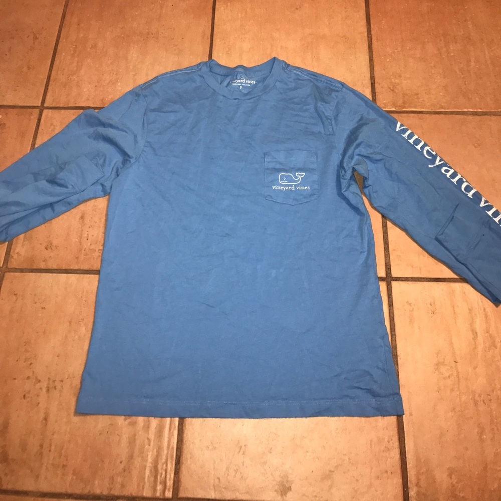 Dark blue vineyard vines shirt