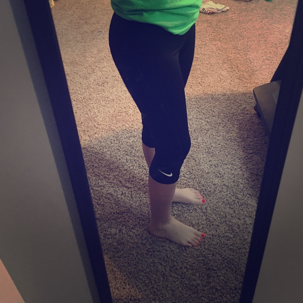 Nike dri-fit Capri leggings