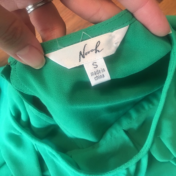 Green Top - Picture 2 of 4