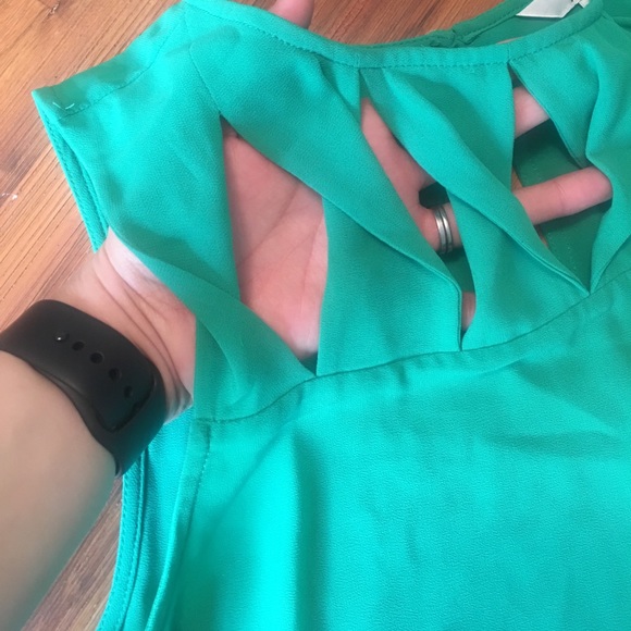 Green Top - Picture 4 of 4