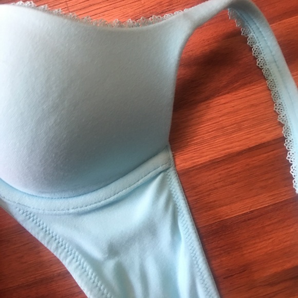 Victoria Secret Demi Bra - Picture 2 of 4