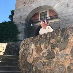 Meet your Posher, Cynthia