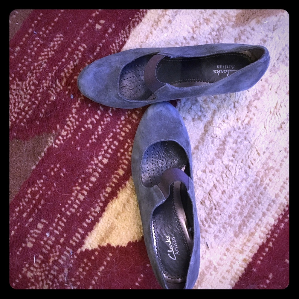 Clarks Grey suede heels 7.5👠