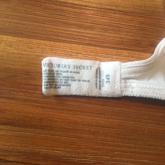 Victoria Secret Demi Bra - Picture 4 of 4