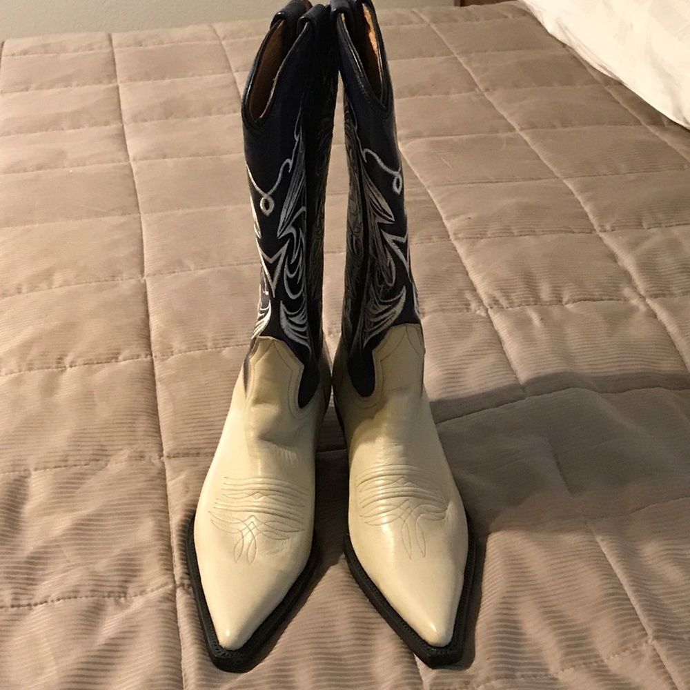 Lane cowboy boots