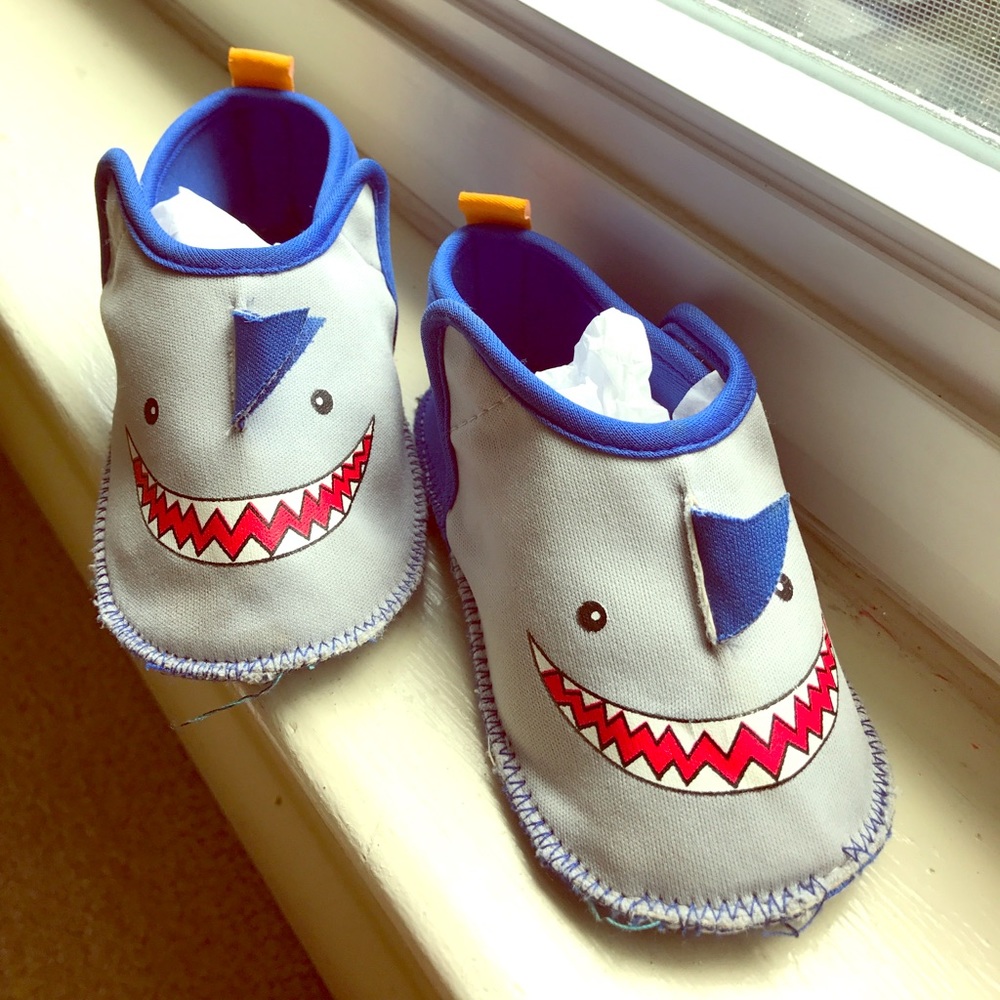SKIDDERS Shark Water Shoes