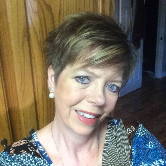 Meet your Posher, Beverly - Picture 1 of 1