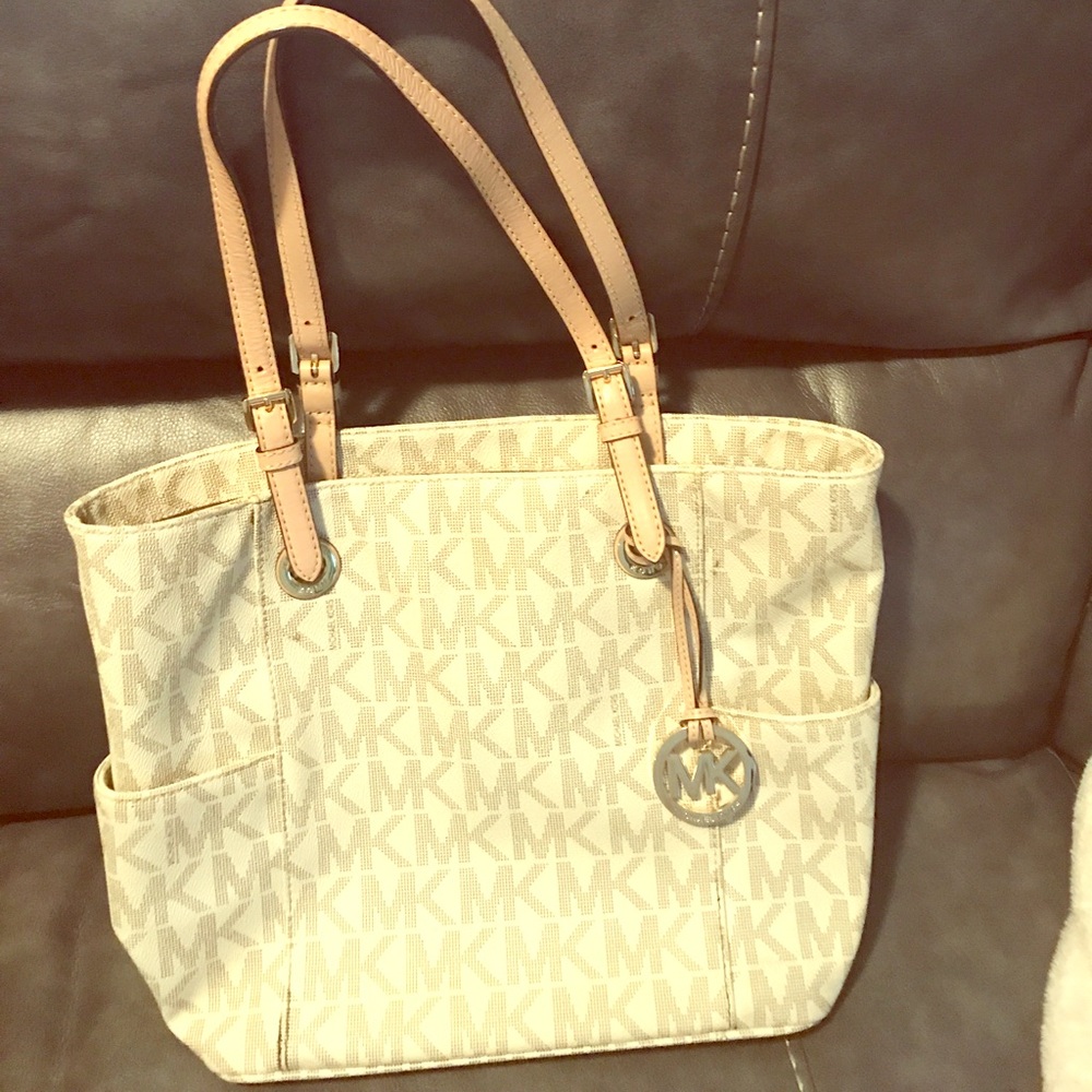 Michael Kors purse. --Make an Offer--