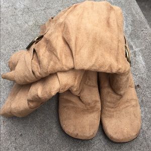 Size 10 tan flat heel boots