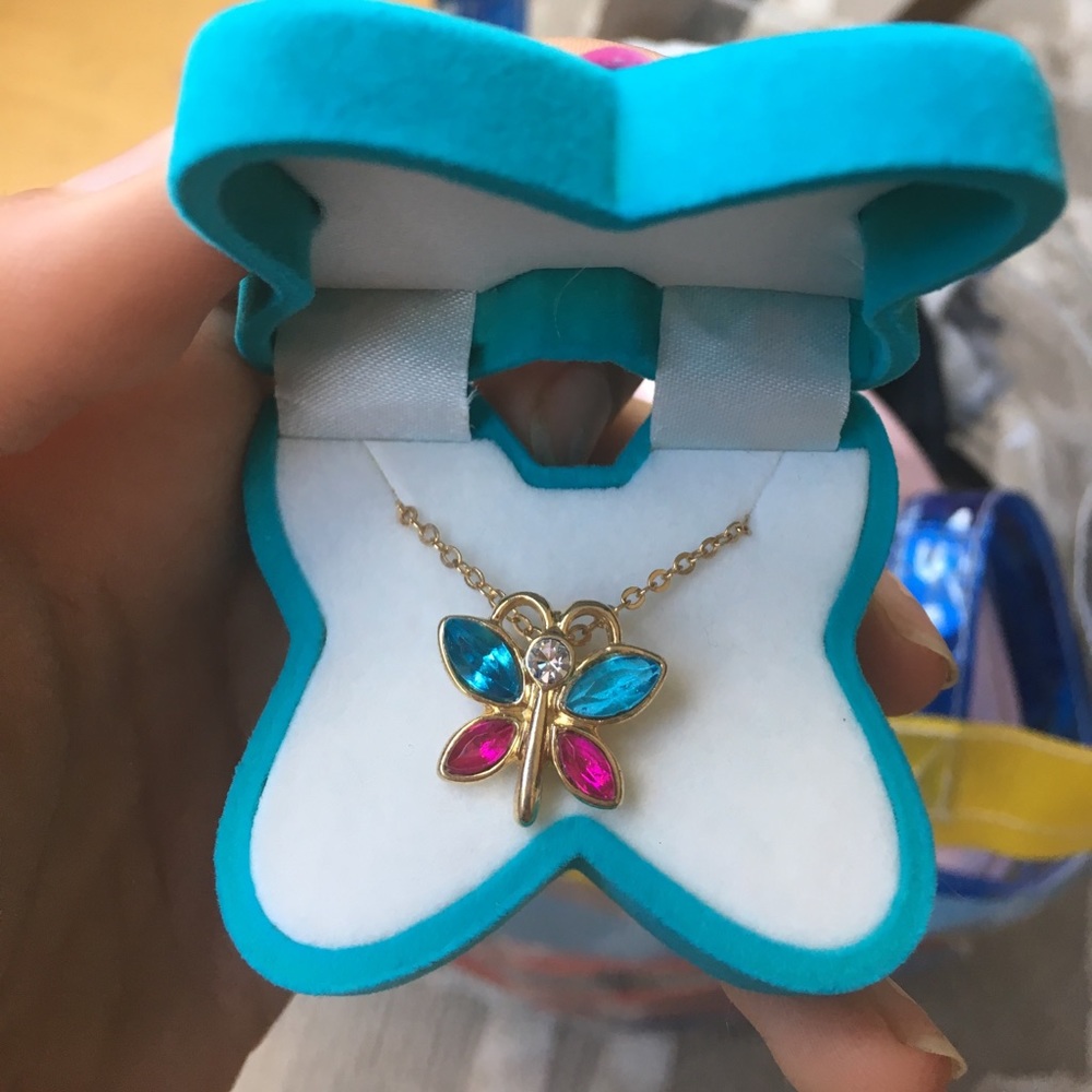 NWT GOLD CRYSTAL BUTTERFLY NECKLACE