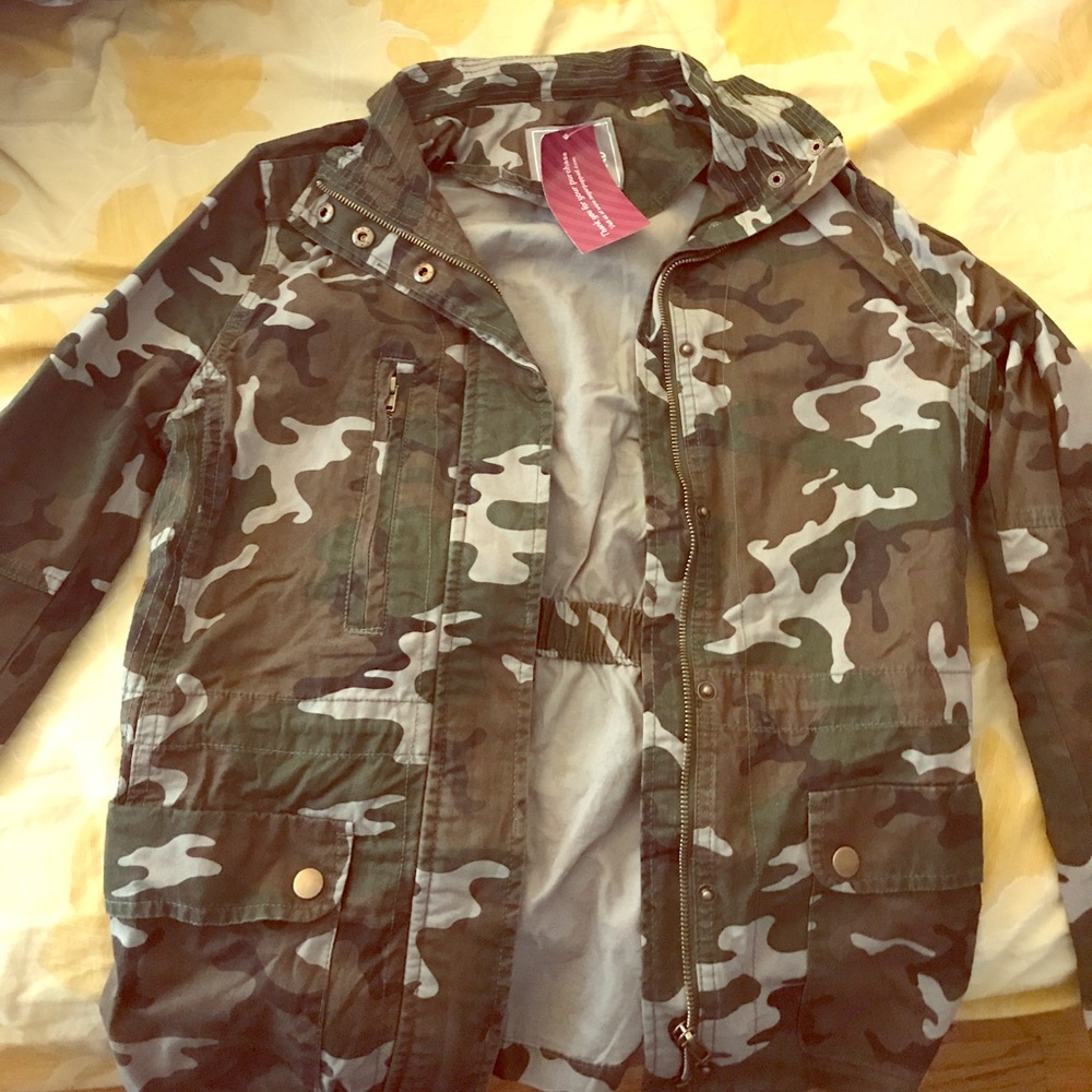 Brand new women's jacket fitted