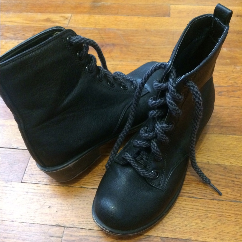 🖤Black Faux Leather Combat Boots🖤