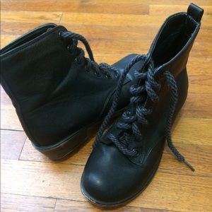 🖤Black Faux Leather Combat Boots🖤