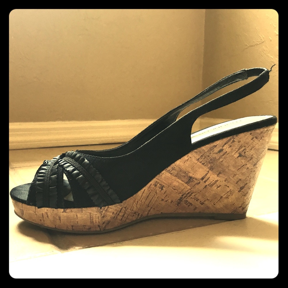 Black wedges