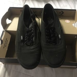 Black Lo Pro Vans