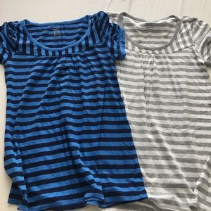 2 COMFY GAP STRIPE TSHIRTS SIZE XS