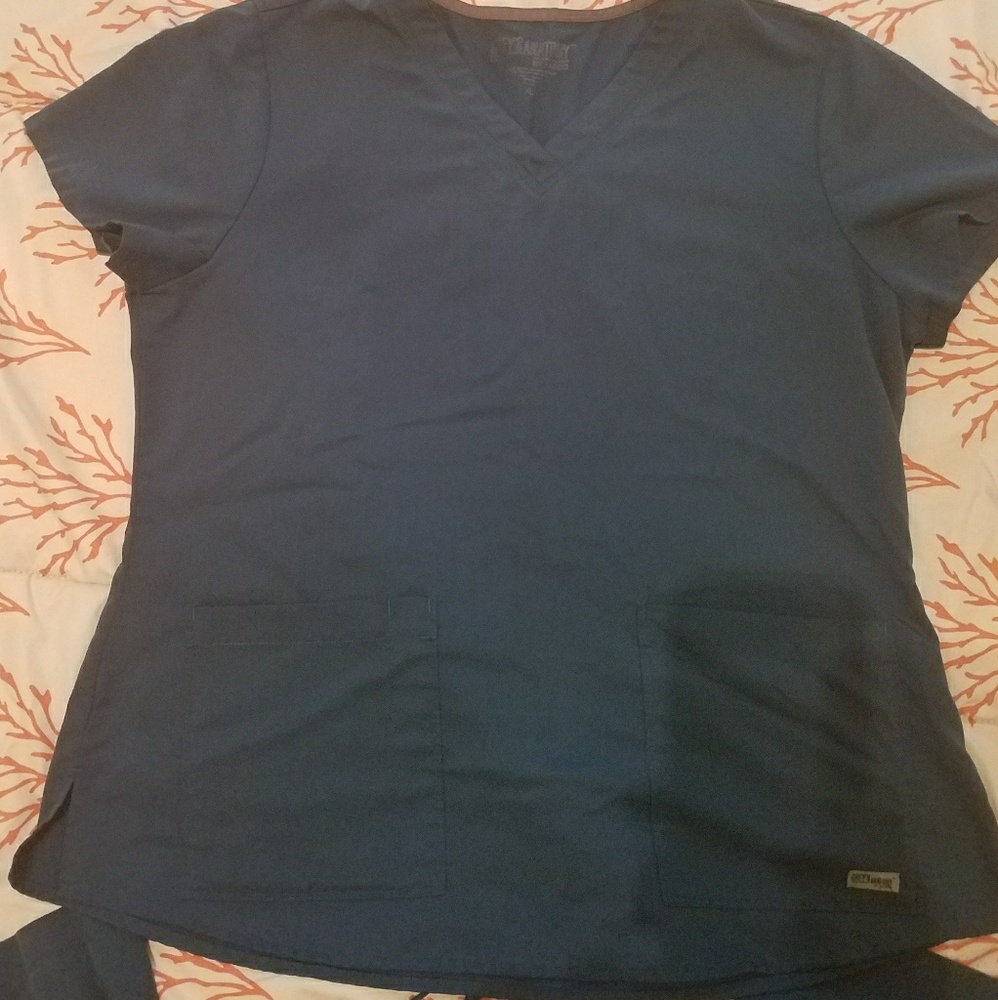 5 pairs of Grey's anatomy scrubs