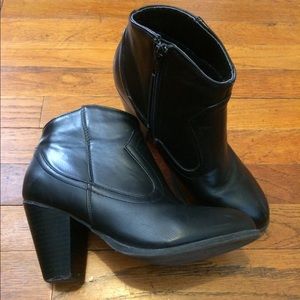 💄Classic Simple Black Booties💄