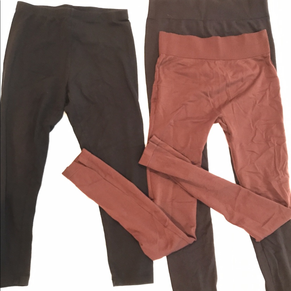 Poshmark won’t let me delete this :)