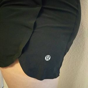 Lululemon athletic Black shorts size 6❤💪💯