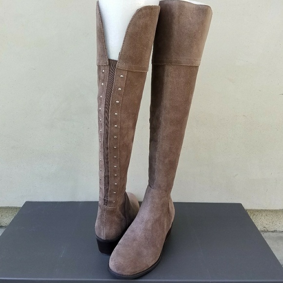 Gorgeous OTK Suede Vince Camuto Boots - Picture 2 of 6