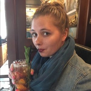 Meet your Posher, Genevieve