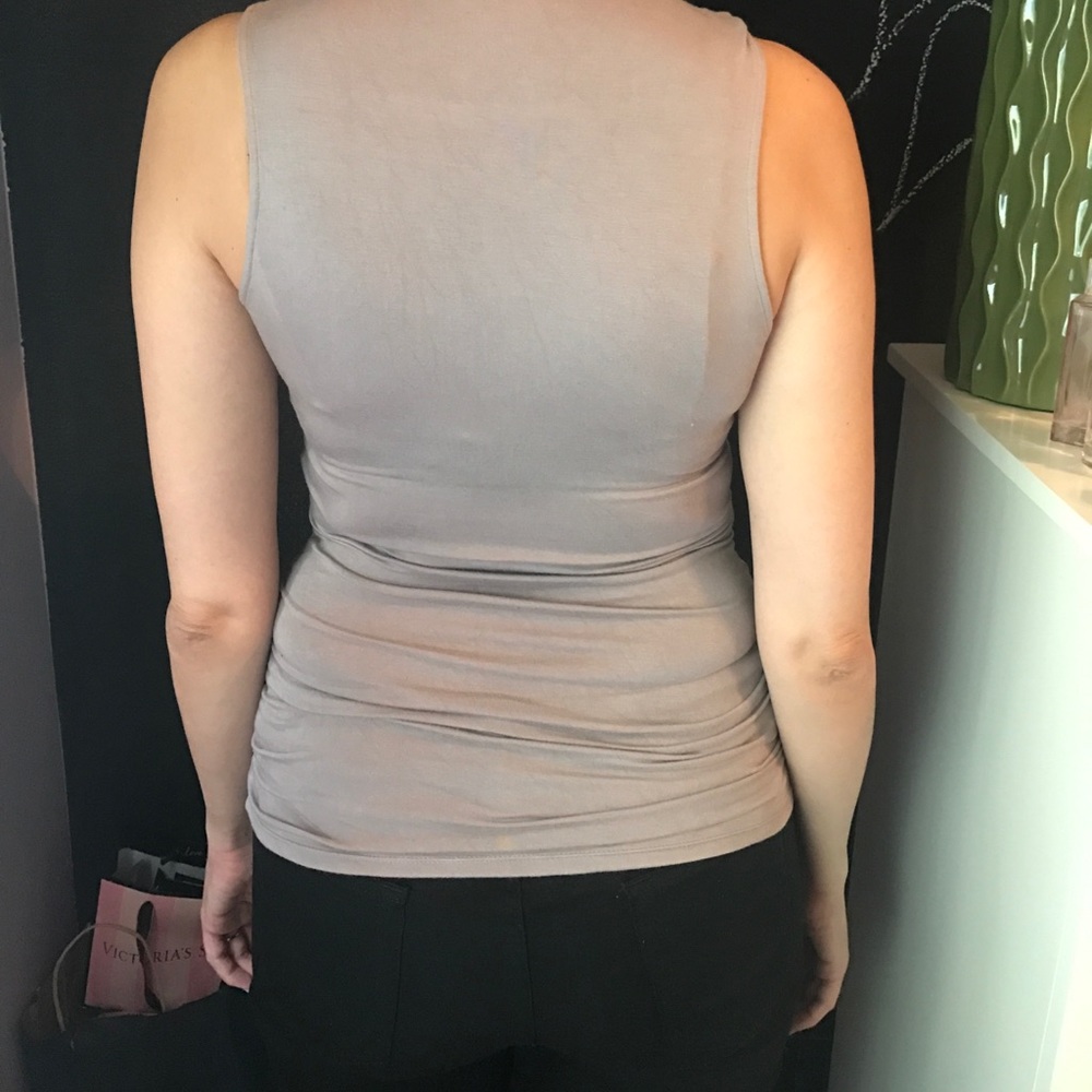 Beautiful Top - Picture 4 of 5