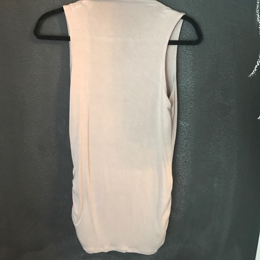 Beautiful Top - Picture 2 of 5