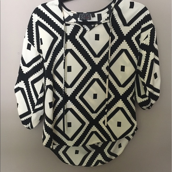 Tops - Summer top👙👑PRICE DROP!!