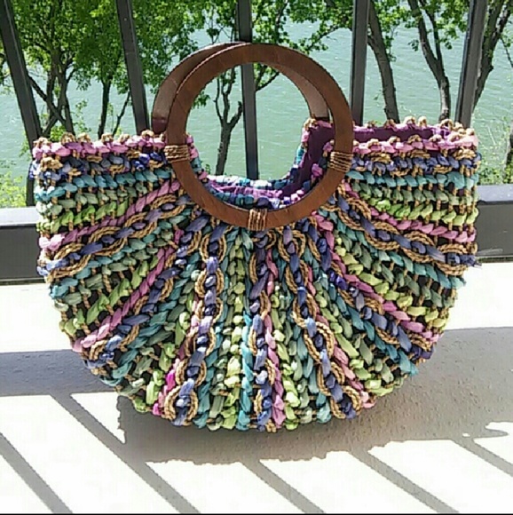 Purses & Accessories - Picture 2 of 7