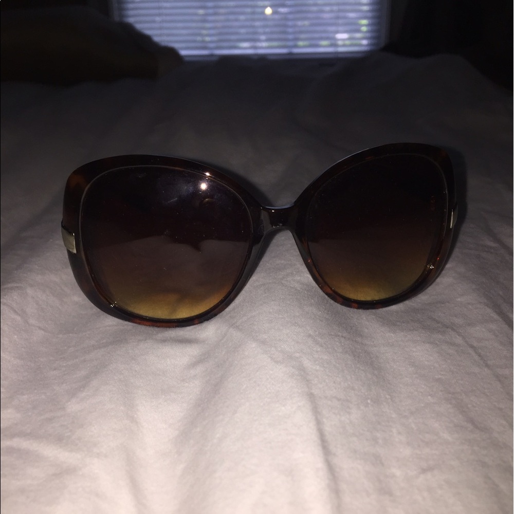 Authentic steve madden sunglasses