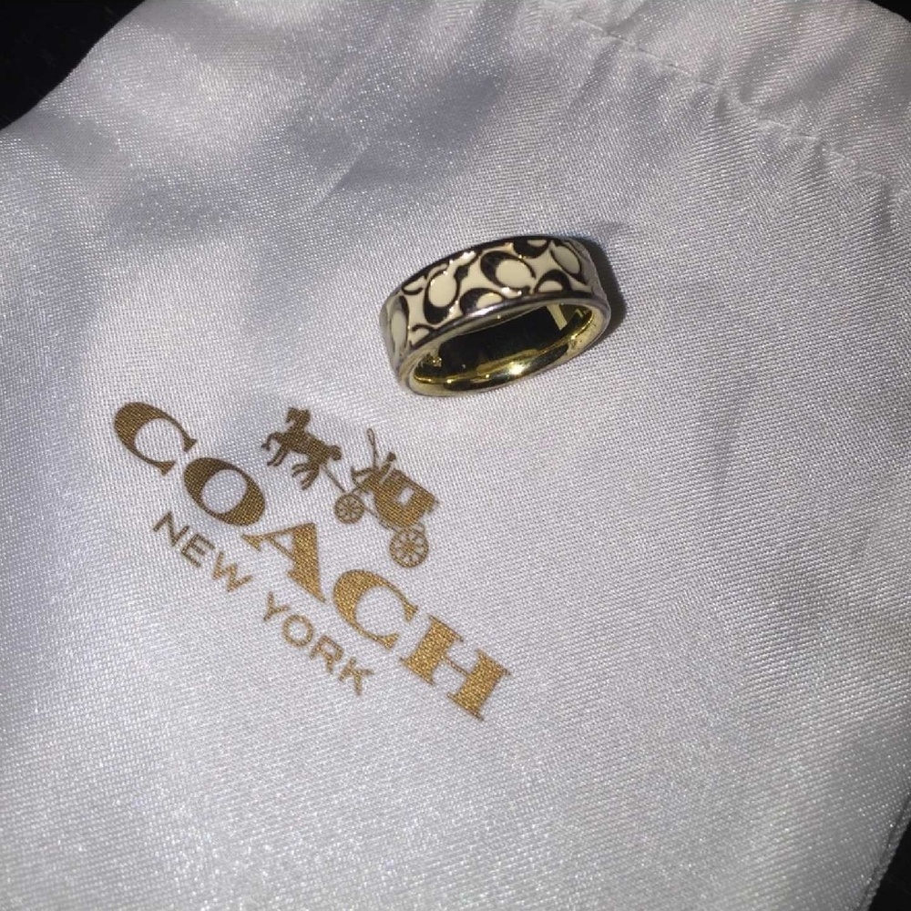 Coach Ring