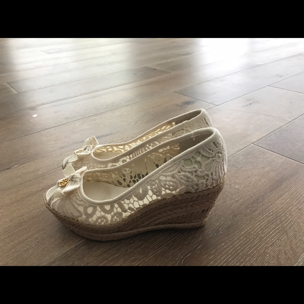 Lightly used Tory butch white wedges