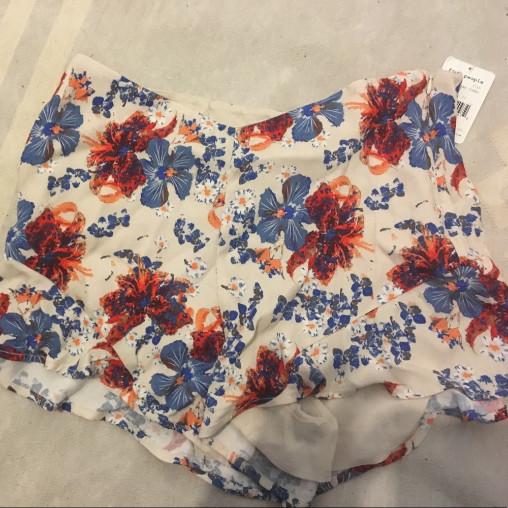 Floral printed zip up shorts