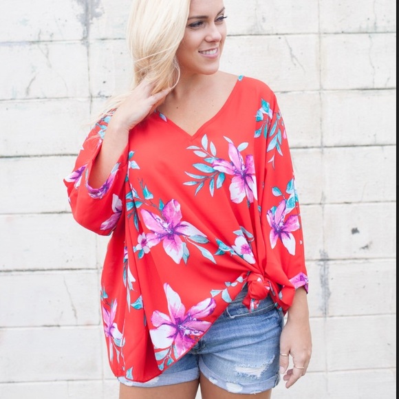 NWT-Paris Kimono Top-in Bright Red Floral - Picture 2 of 2