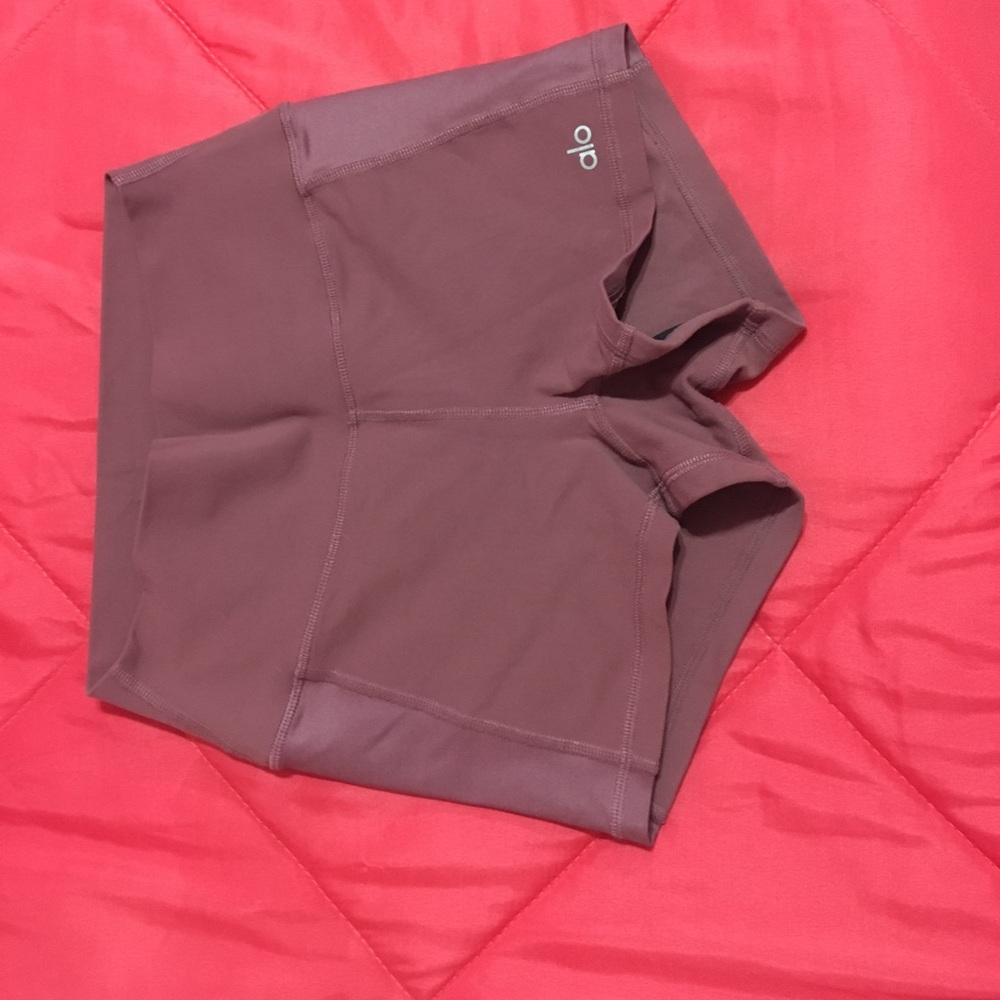 Alo yoga shorts size S