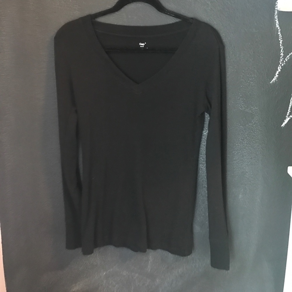 Simple Black V-Neck Long Sleeve