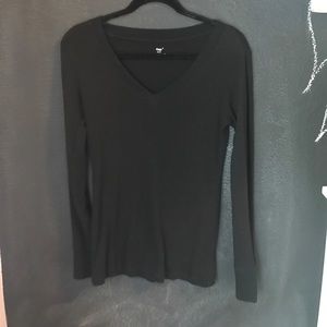 Simple Black V-Neck Long Sleeve