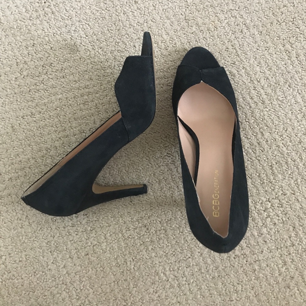 Peep toe BCBG heels