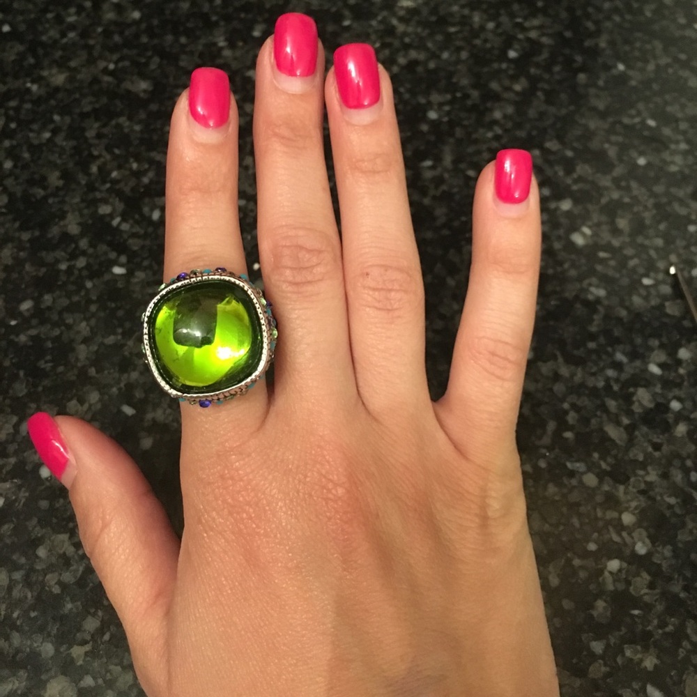 Lia Sophia ring size 6