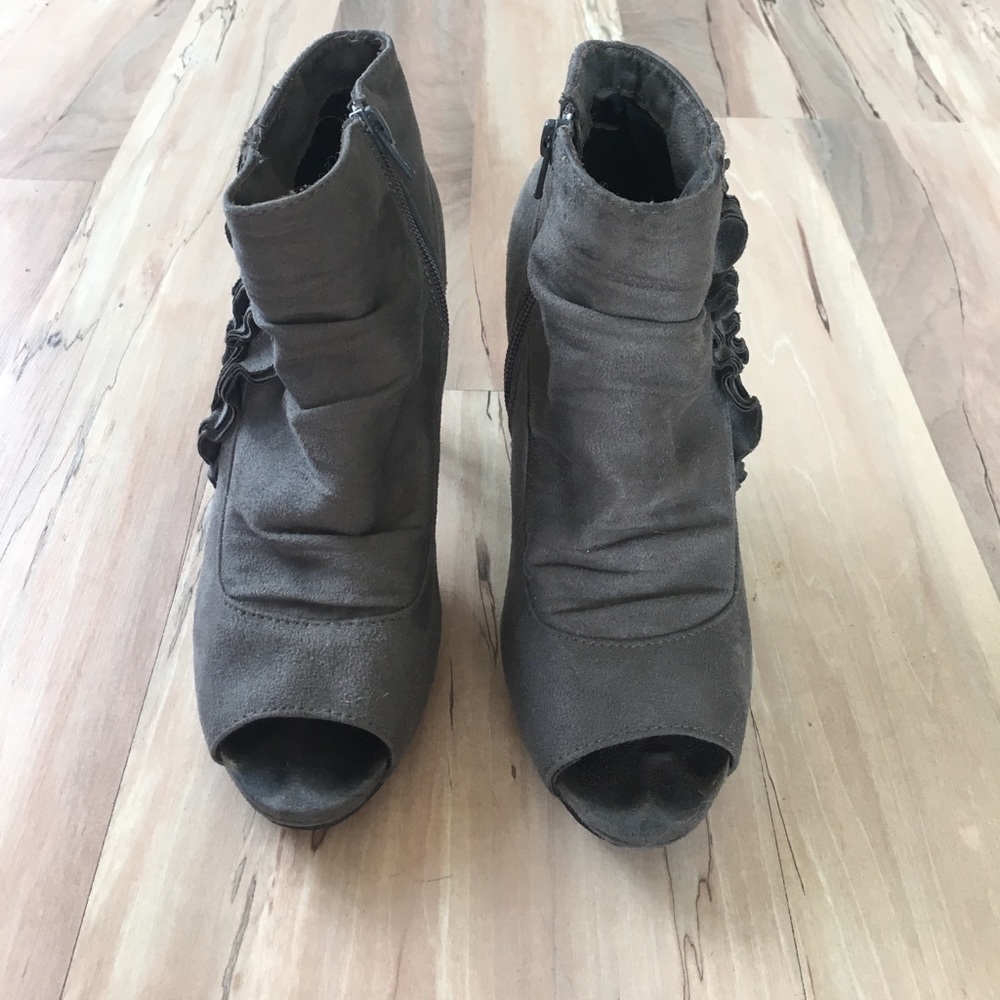 Peep toe Booties