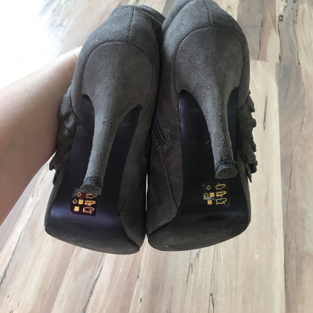 Peep toe Booties - Picture 4 of 4