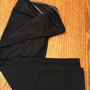 Under armour black capris