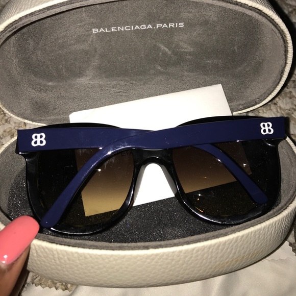 Balenciaga sunglasses - Picture 2 of 4
