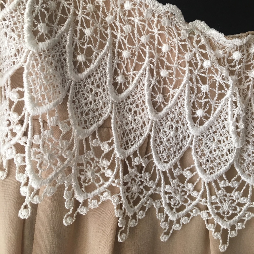 Semi-Sheer flowy crop top - lined at bust - Picture 2 of 6