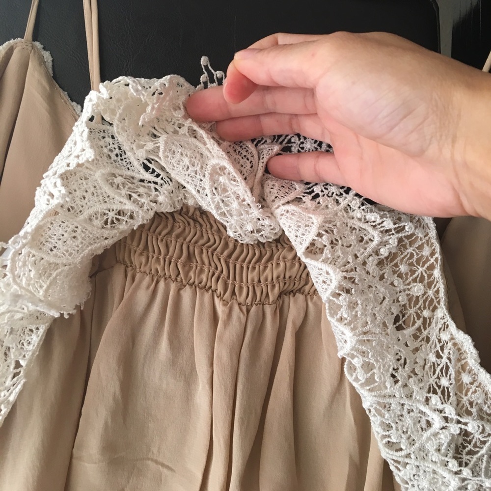 Semi-Sheer flowy crop top - lined at bust - Picture 3 of 6