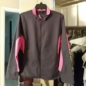 Athletic windbreaker